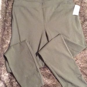 NEW Dressbarn Leggings!